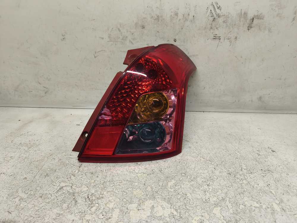 FEU ARRIERE DROIT SUZUKI - Vue 1